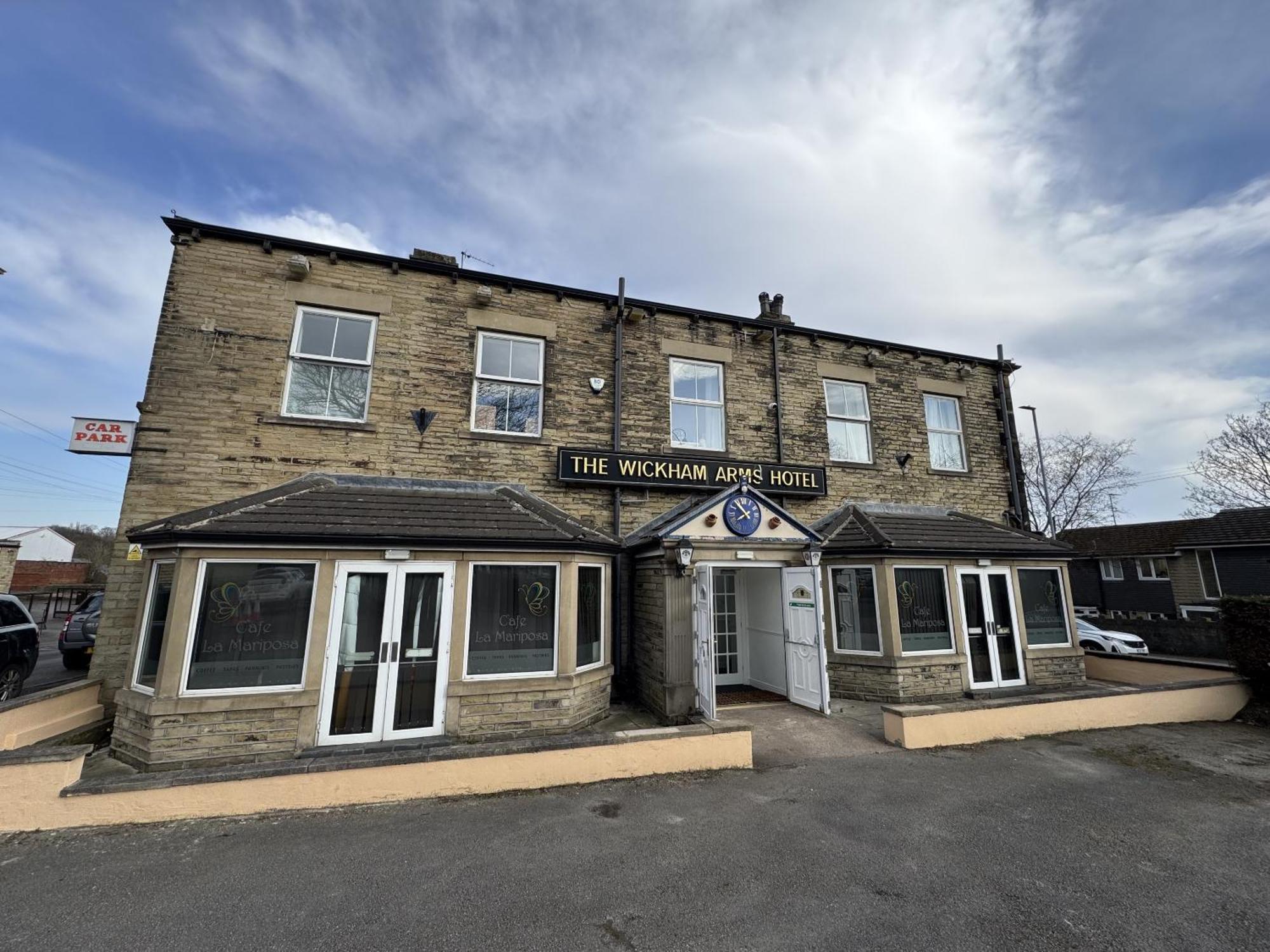 The Wickham Arms Hotel Cleckheaton Exterior photo