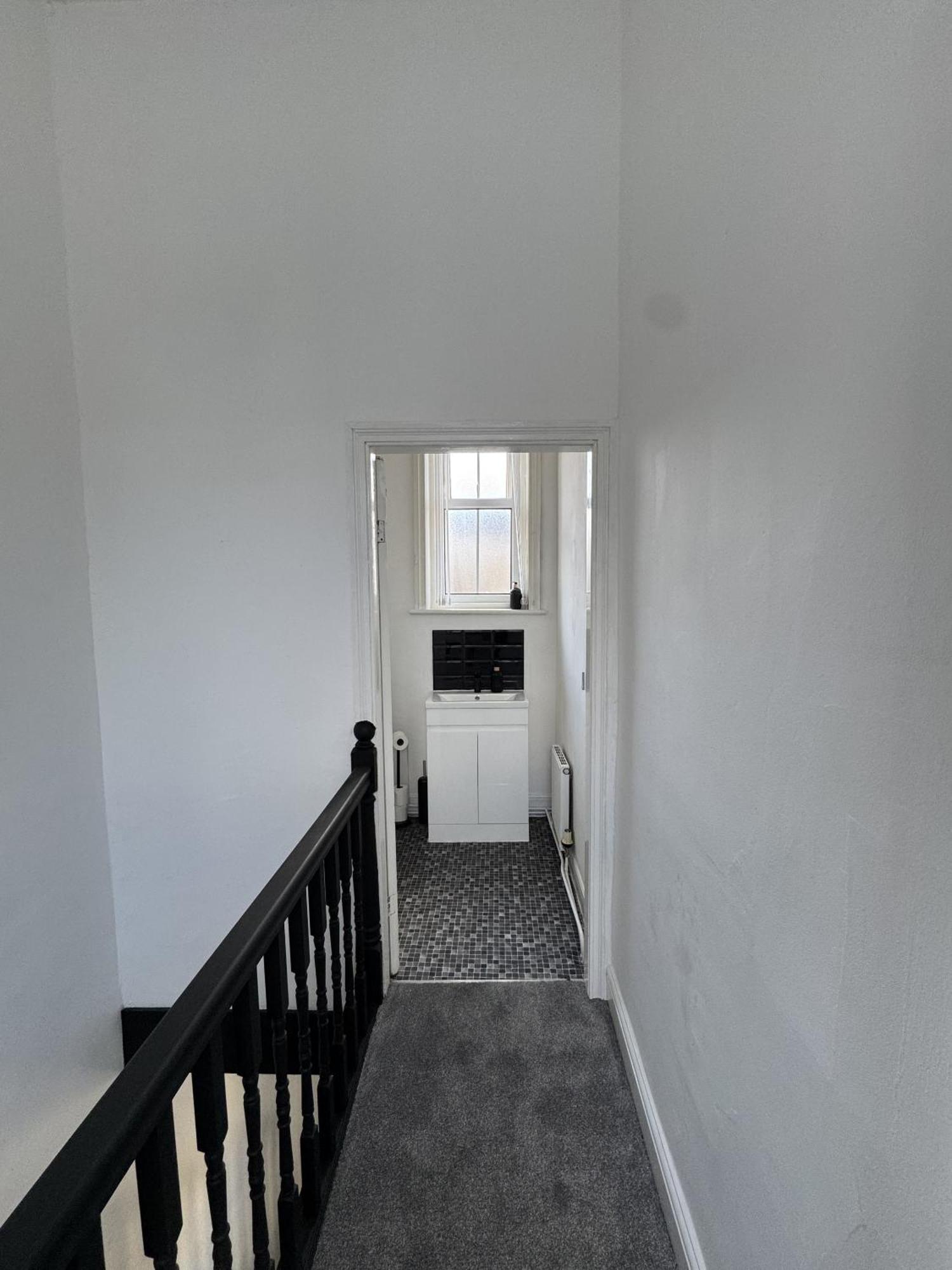 The Wickham Arms Hotel Cleckheaton Room photo