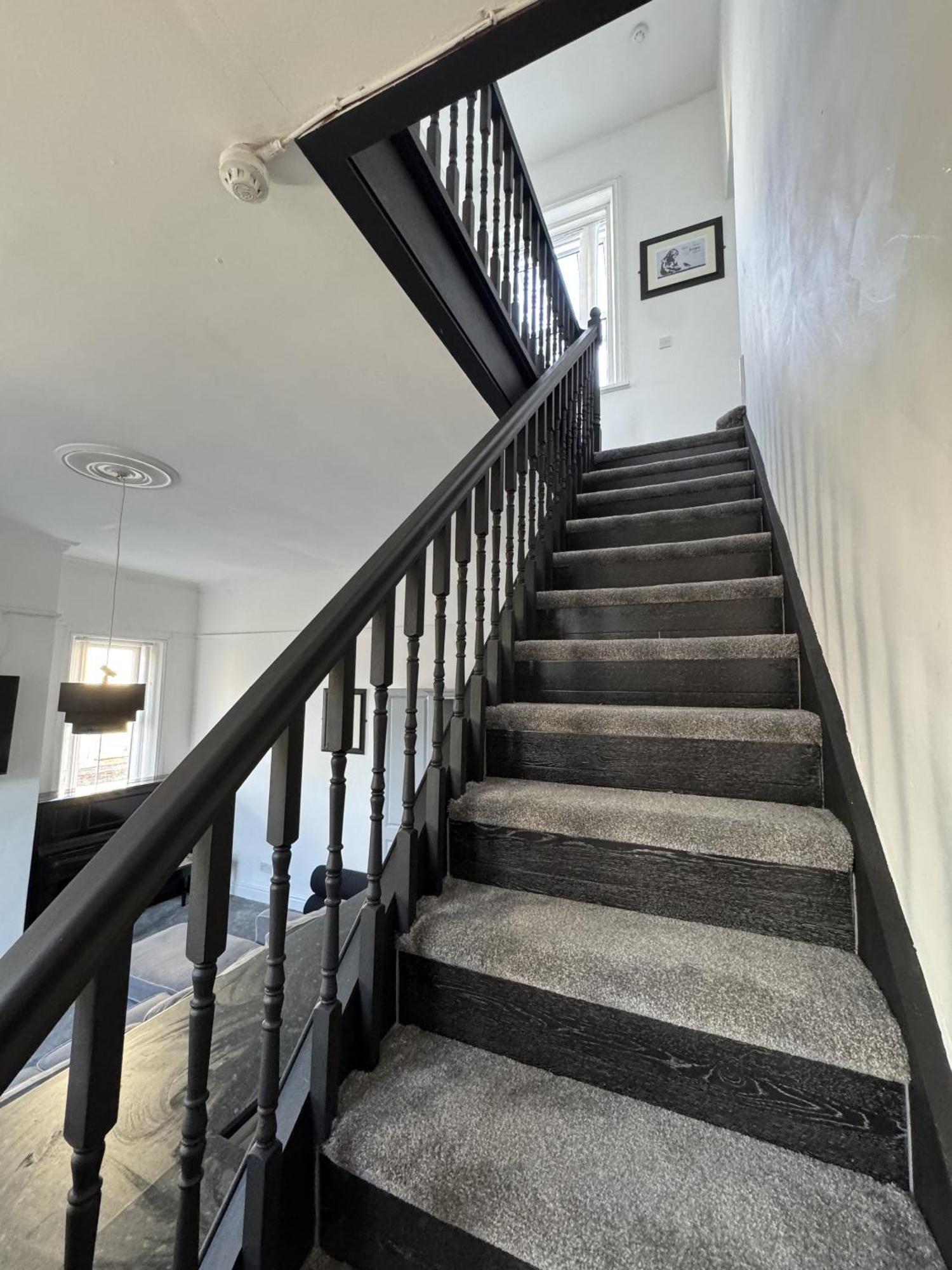 The Wickham Arms Hotel Cleckheaton Room photo